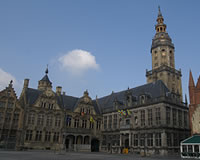 Stadhuis, Landhuis en belforttoren