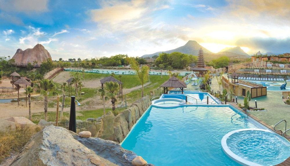 Magic Natura - Animal, Waterpark & Polynesian Lodge Resort