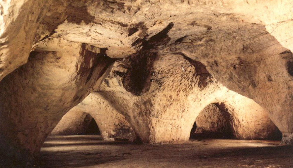 Les Grottes de Folx-les-caves ( grotten )